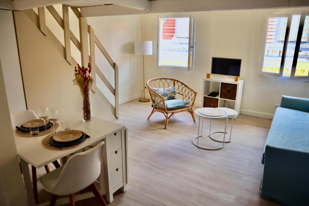Lovely Split Appartment In The Heart Of The Old-Town Nisa Exterior foto
